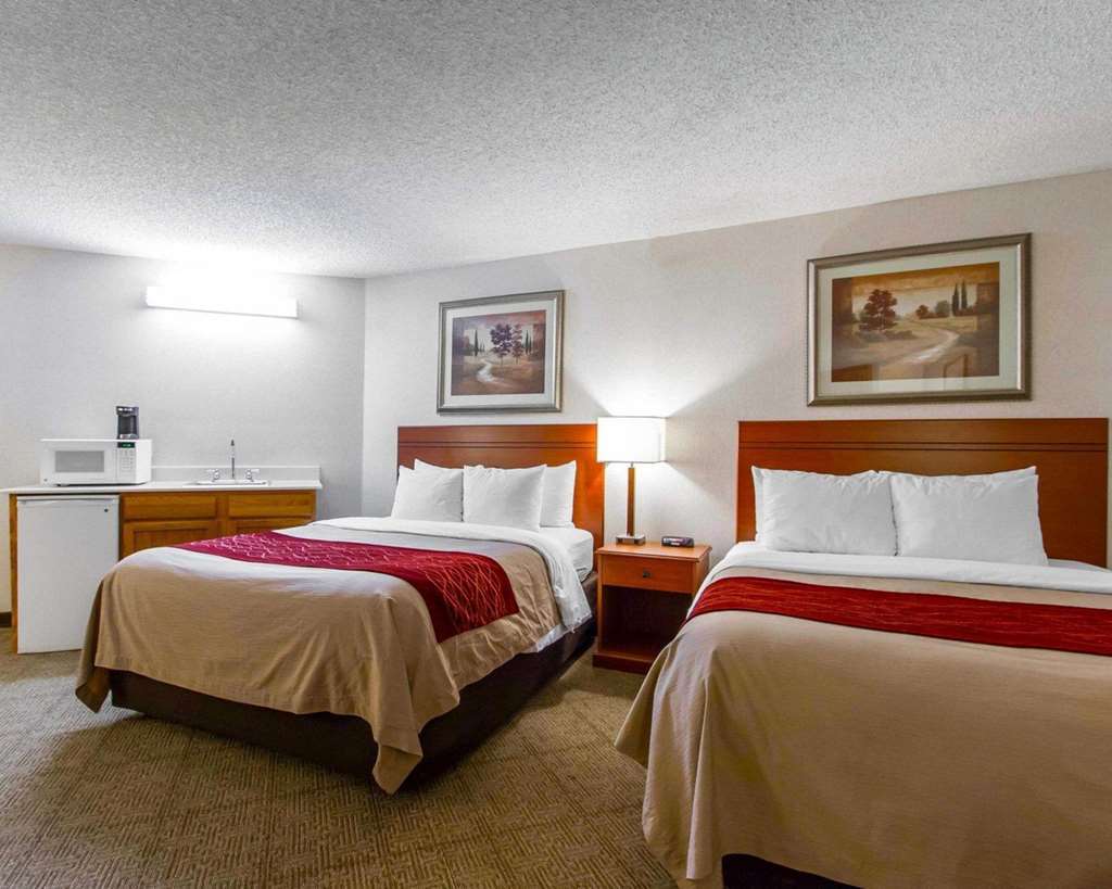 The Inn & Suites Omaha Near Zoo Room photo