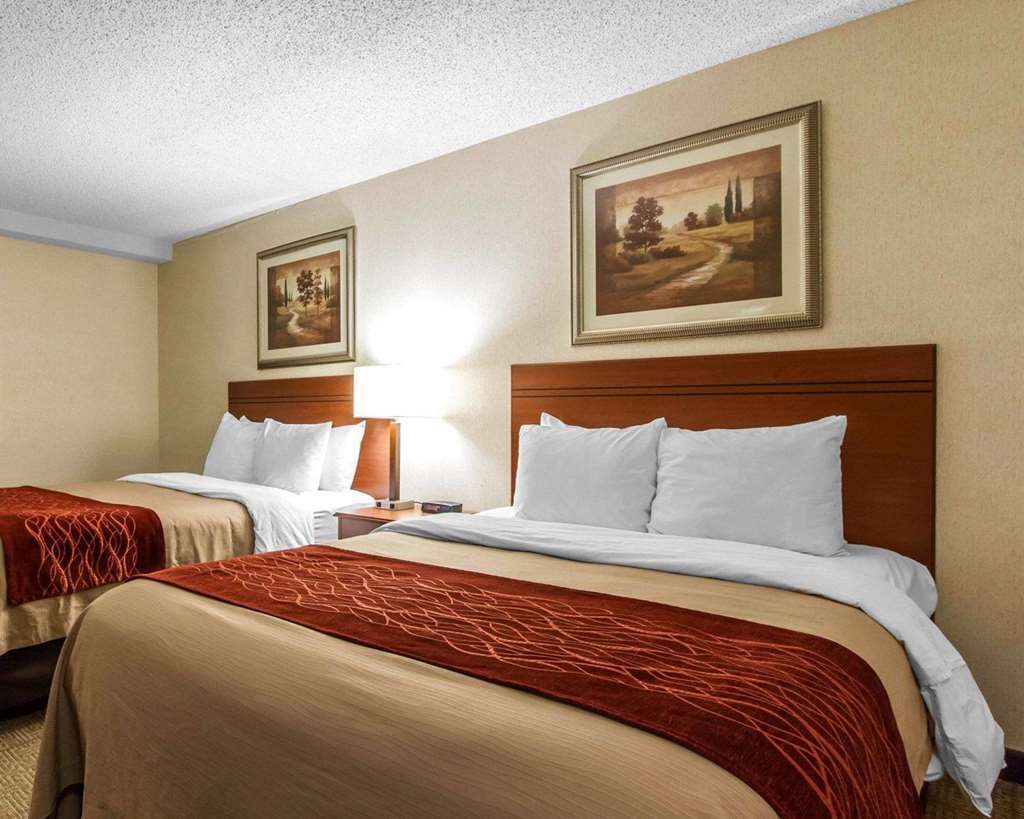 The Inn & Suites Omaha Near Zoo Room photo